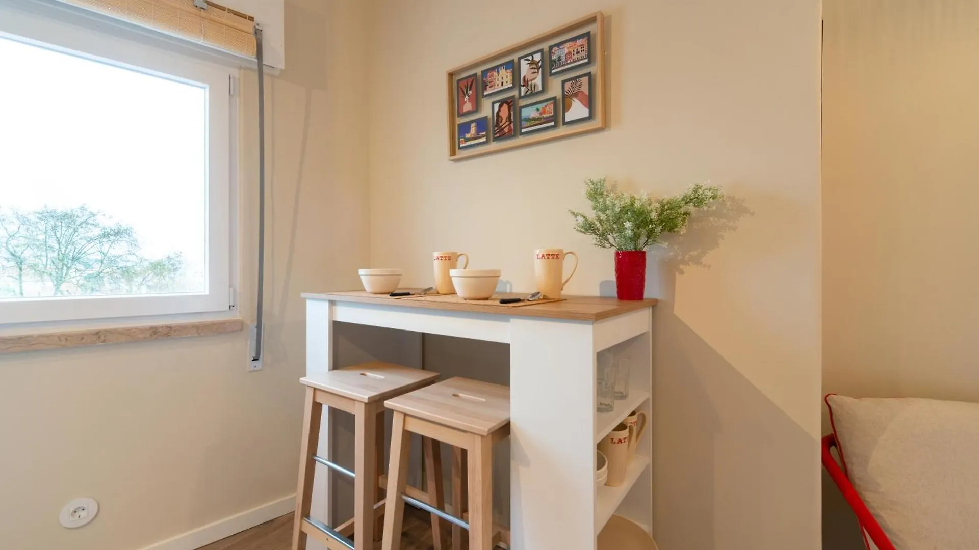 Studios In The Center Of كاسكايس 0*,